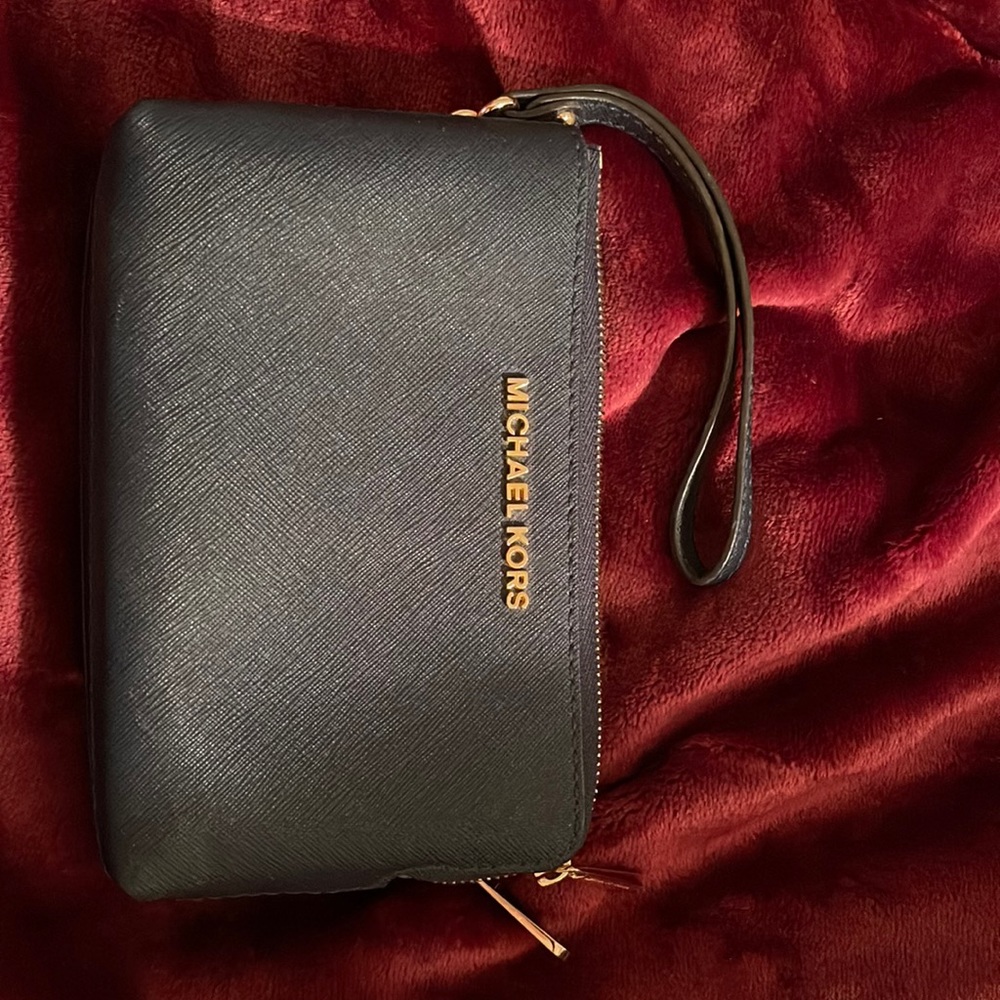 Michael Kors wristlet